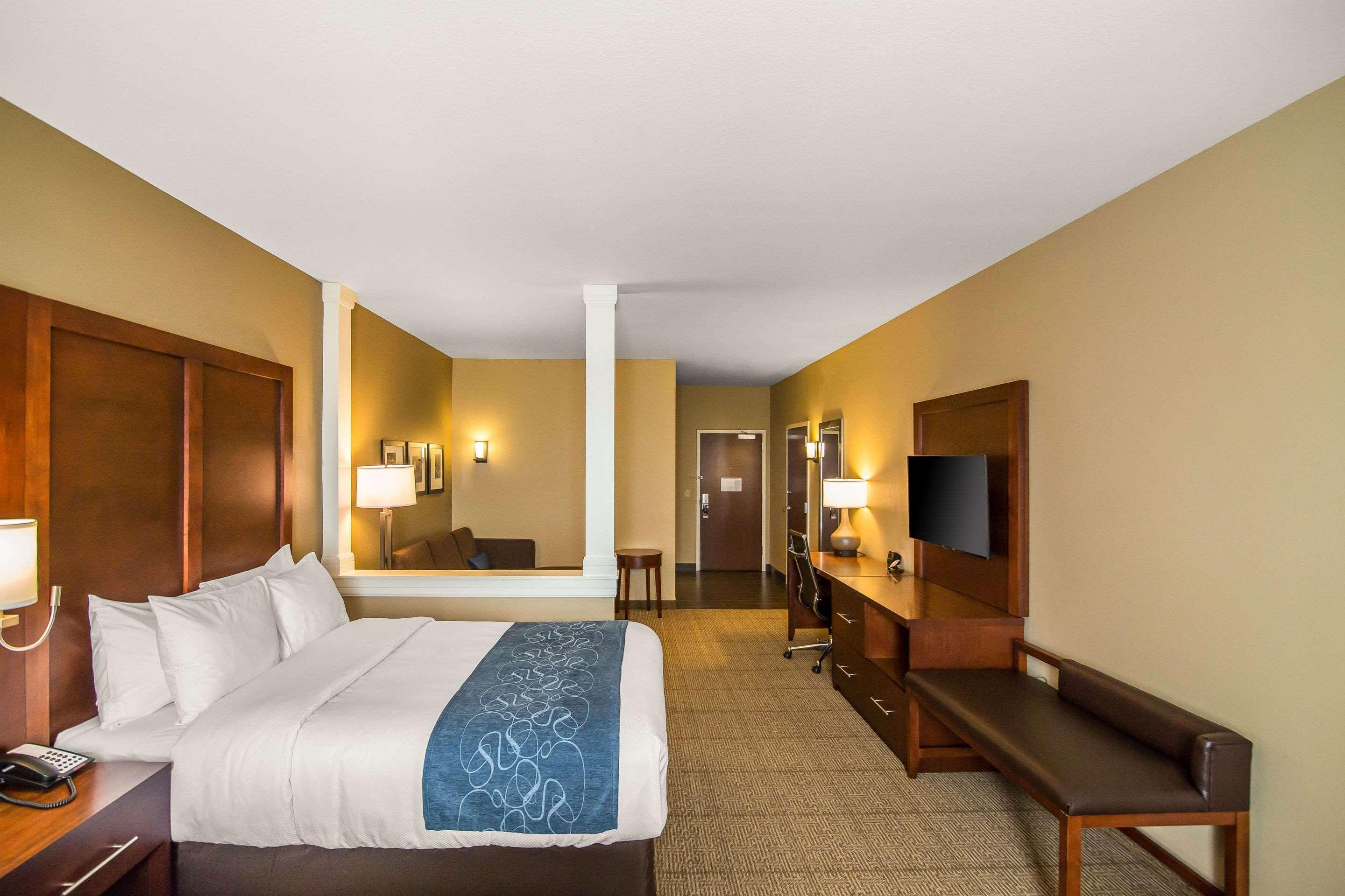 Comfort Suites - Dodge City Exterior photo