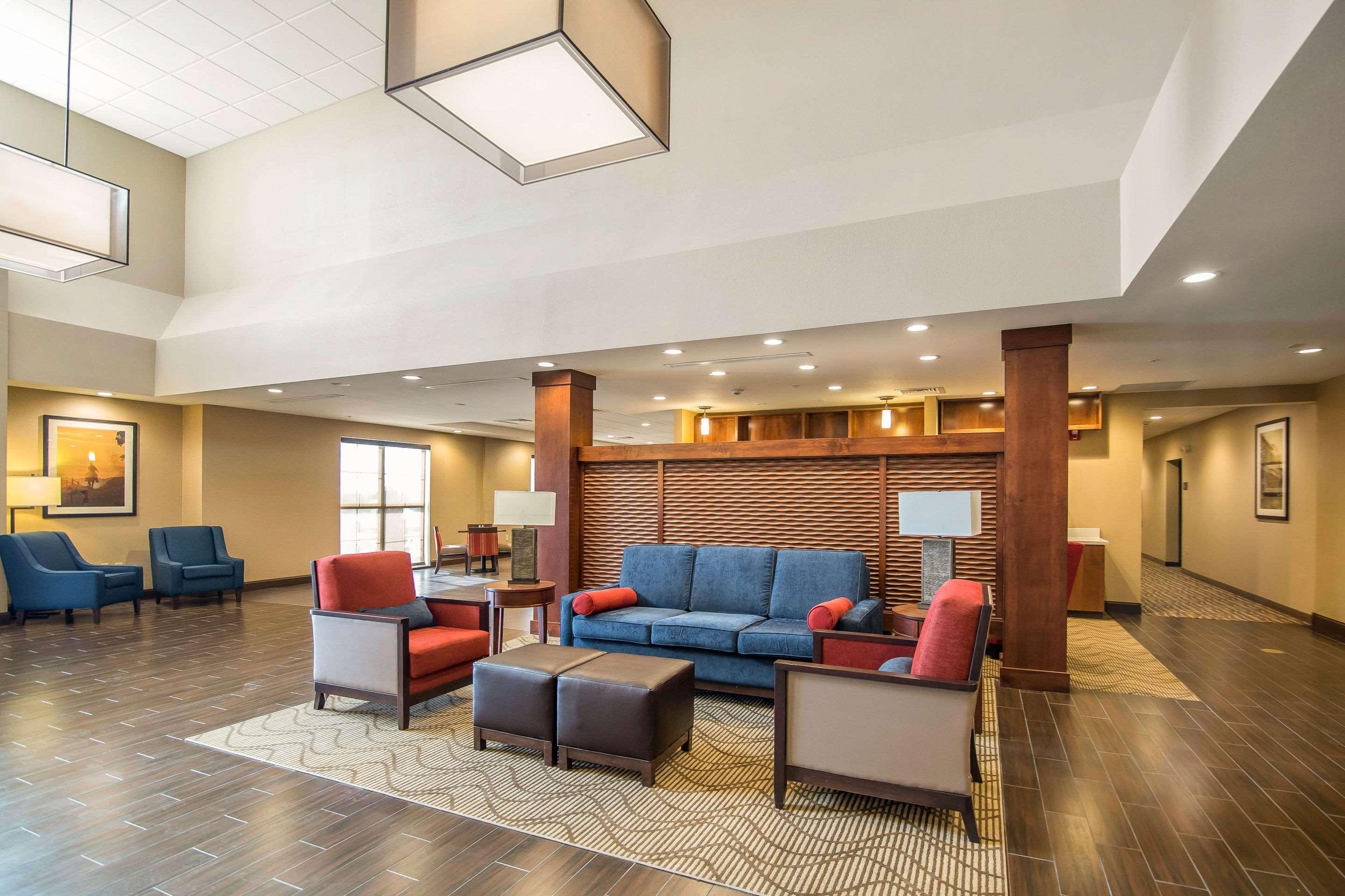 Comfort Suites - Dodge City Exterior photo