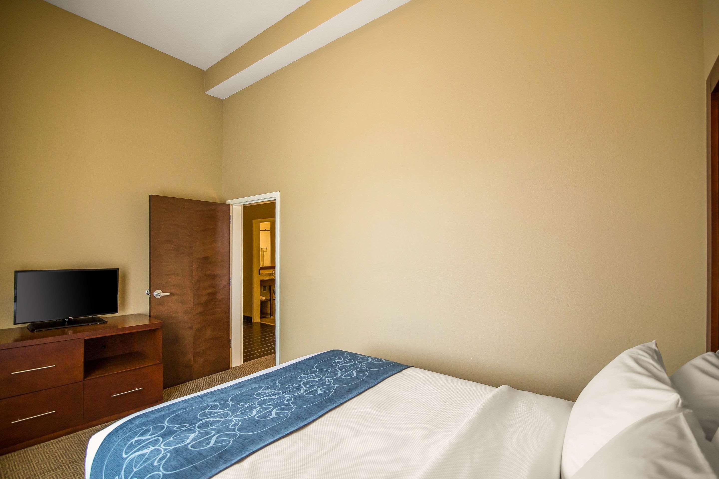 Comfort Suites - Dodge City Exterior photo